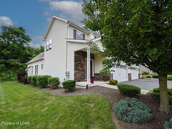 3rd image of 11 Somerset Dr
