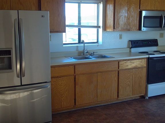3rd image of 205 W Carlos Ave