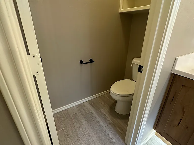 15439 Anna Ln — Photo 10