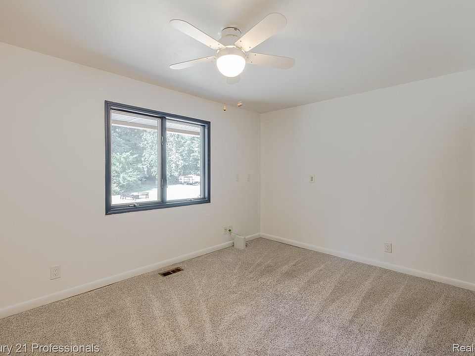 9561 Ute Pointe Dr, photo 17