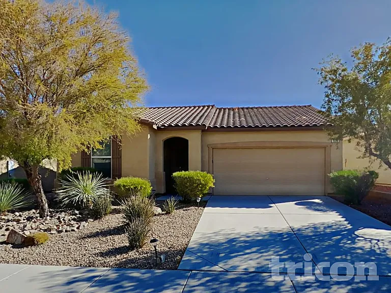 1020 Fishing St — Photo 2