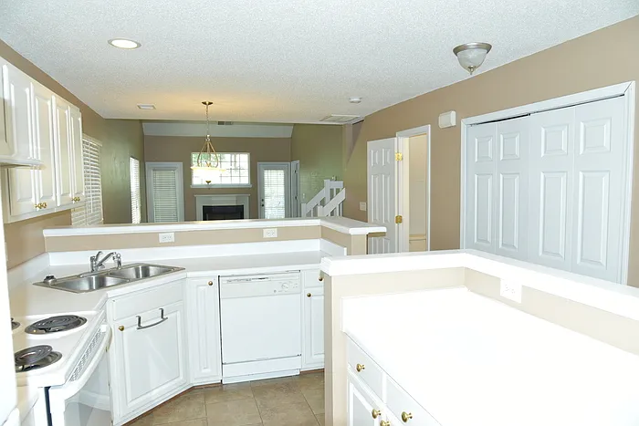 9630 Jack Russell Ct — Photo 4