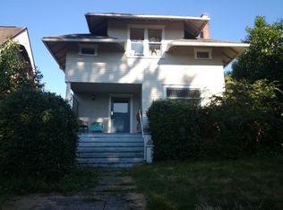 5524 16th Ave NE, Seattle, WA 98105