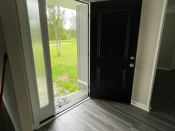 2nd image of 121 Ellis Rd