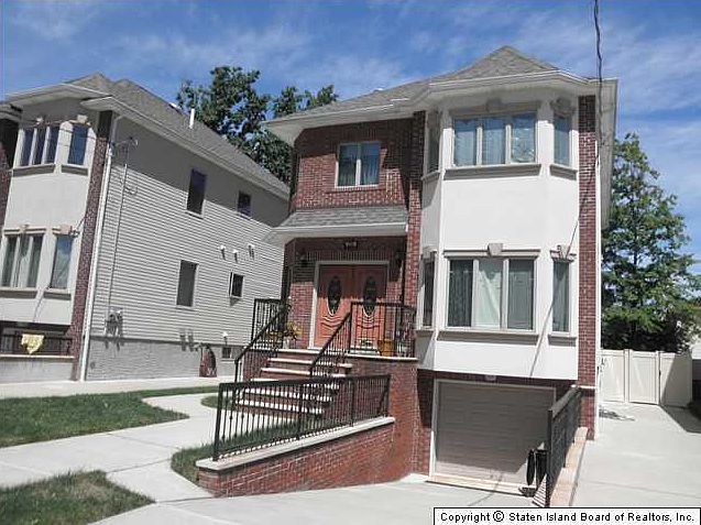 1st image of 215 Carteret St