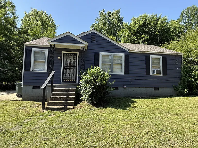 1711 Dabbs Ave — Photo 1