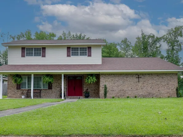 2301 N Sheraton Dr, Pine Bluff, AR 71603