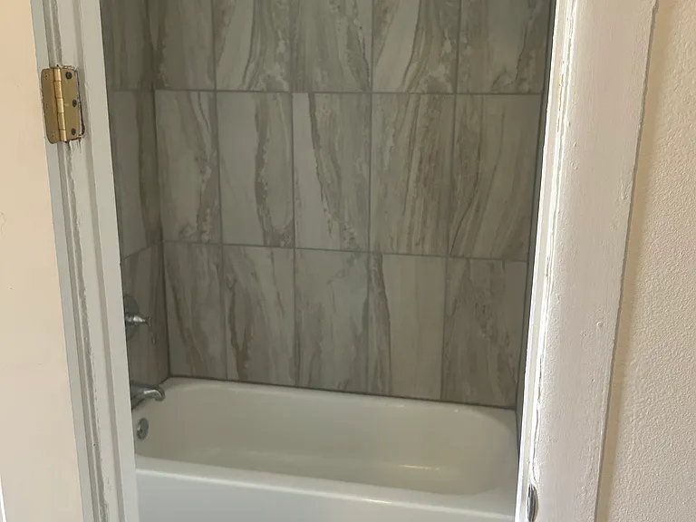 2625 Cottage Grove Ave #4 — Photo 8