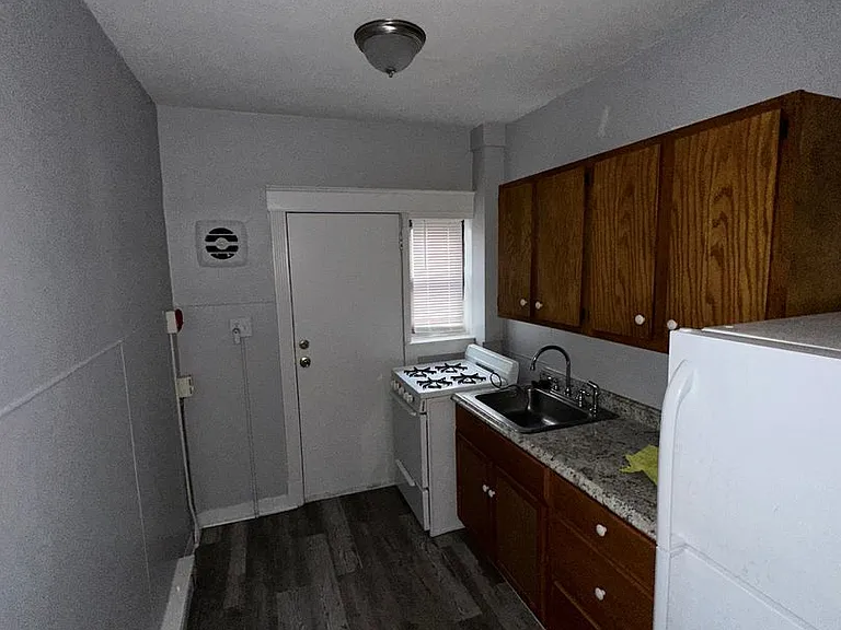 254 Long Ln — Photo 5