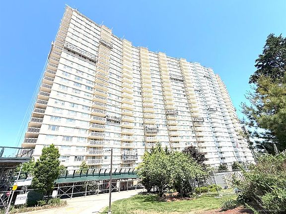 3rd image of 555 North Ave APT 7K