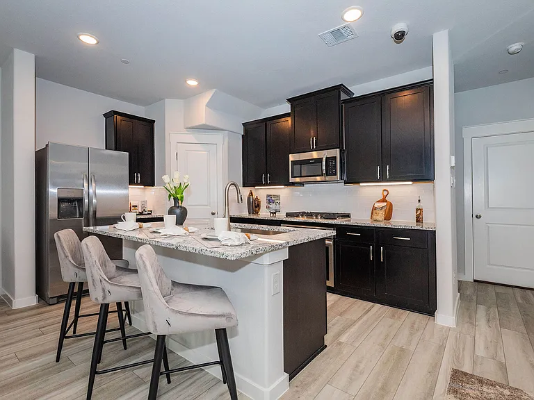 Tavolo Park Townhomes — Photo 7