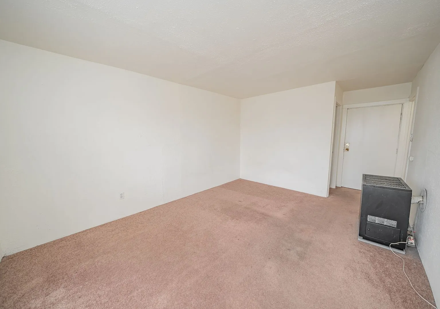 3267 Hollis St — Photo 2