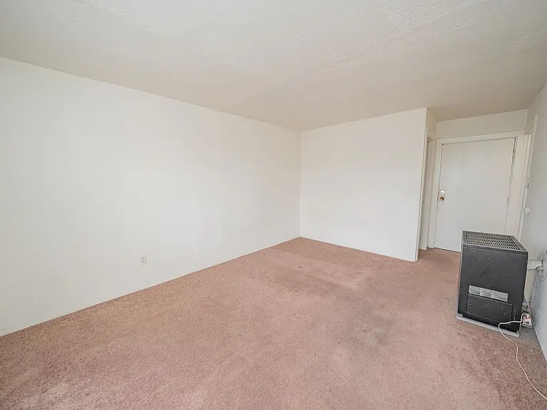 3267 Hollis St — Photo 2