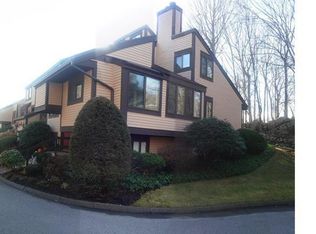 2 Comstock Trl, Brookfield, CT 06804