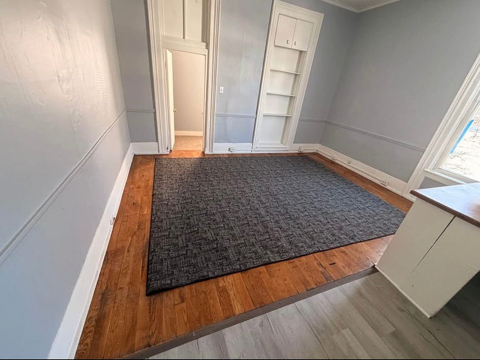 2nd image of 1001 9th St #2
