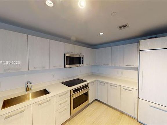 2nd image of 55 SW 9th St #2010