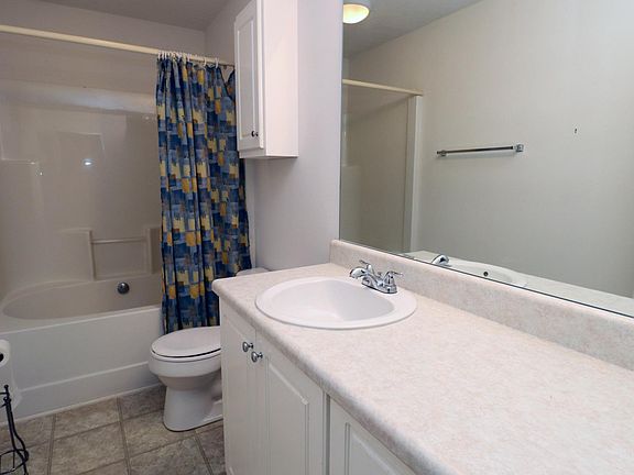 5th image of 224 Philmont Dr