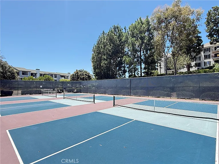 200 Paris Ln #210 — Photo 36