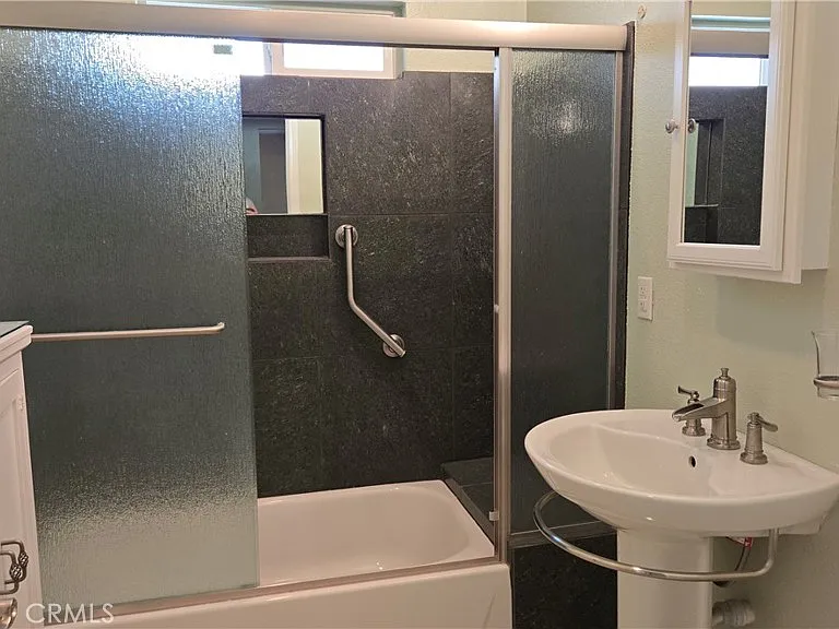 422 Bond St #1 — Photo 15