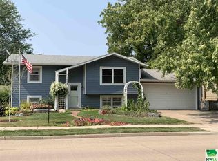 1008 Cottage Ave, Vermillion, SD 57069