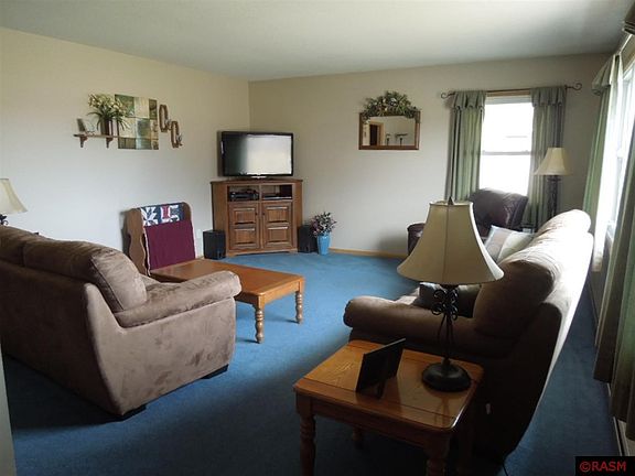 2nd image of 109 Emerson Ln