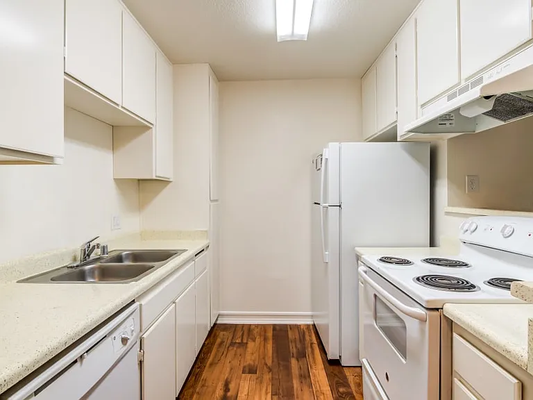 Ramona Vista-Military Housing — Photo 3