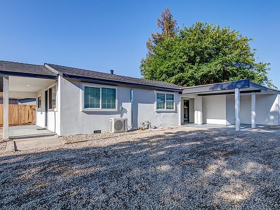 3rd image of 4656 Pacific Ave