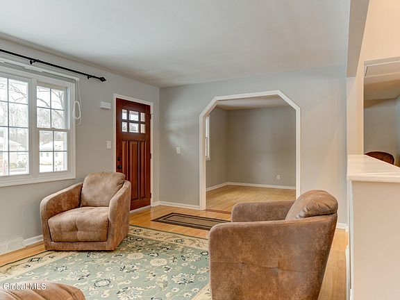 5th image of 14 Midland Avenue