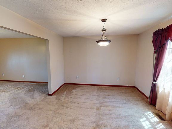 3rd image of 11887 Sandbrooke Dr