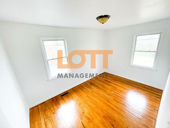 3rd image of 104 Monaview Cir #A