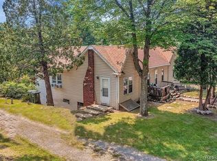833 Heights Rd APT D, Lake Orion, MI 48362