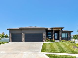 10514 S 103rd St, Papillion, NE 68046