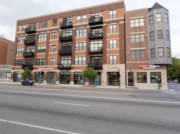 3245 N Ashland Ave #P-2, Chicago, IL 60657