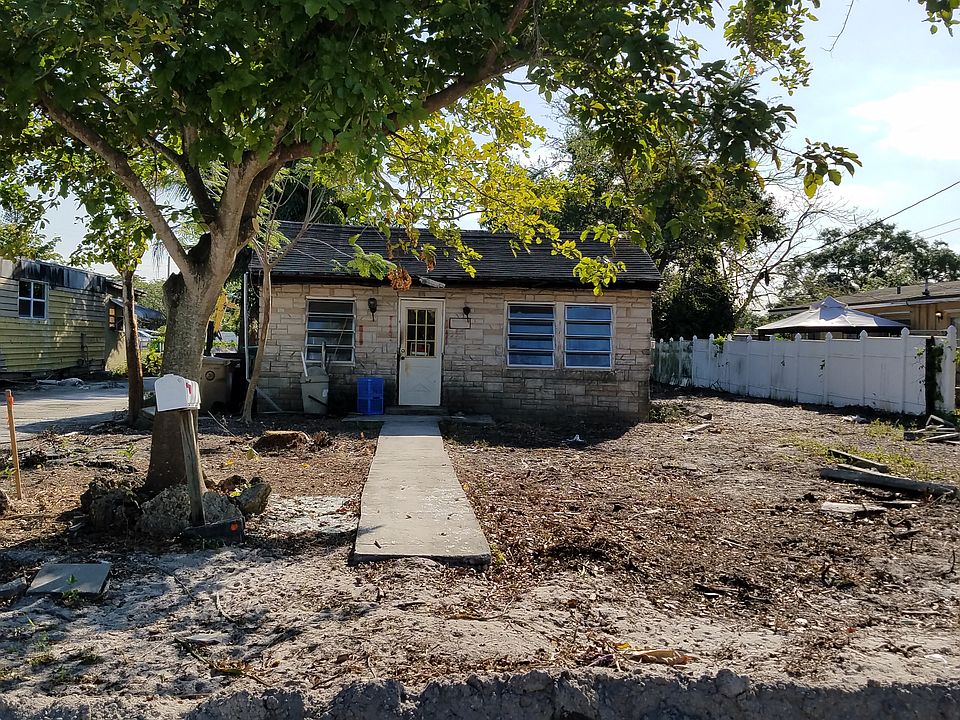1st image of 4248 SW 63rd Ave