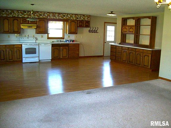 5th image of 400 N Green St