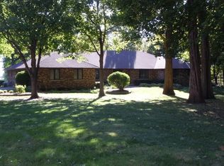 2010 S Crystal Lake Rd, McHenry, IL 60050