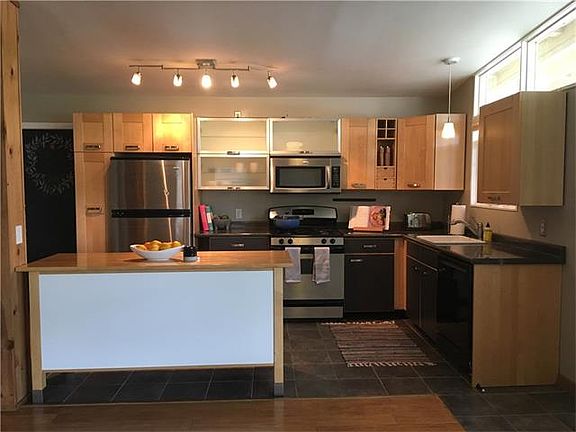 3rd image of 501 W Crestland Dr