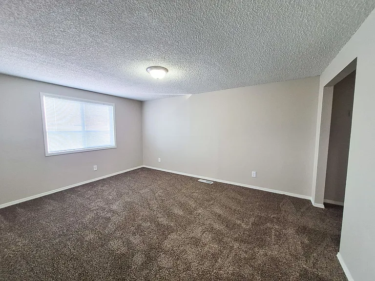 1543-1611 Salishan St SE — Photo 18