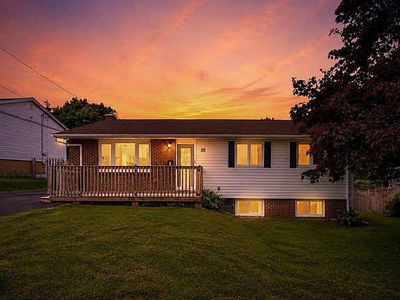 3rd image of 88 Ancaster Ct