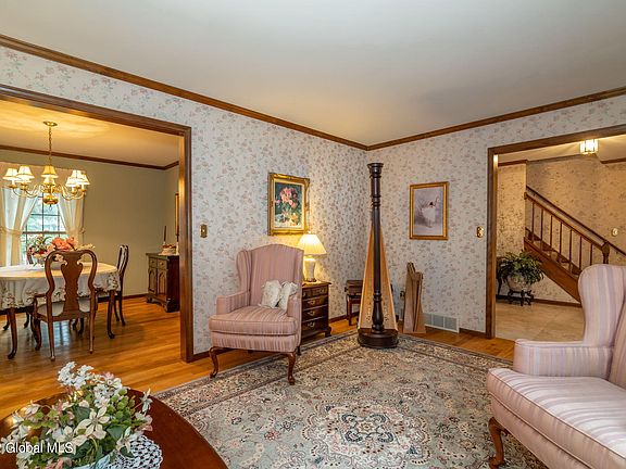 4th image of 1 Tudor St