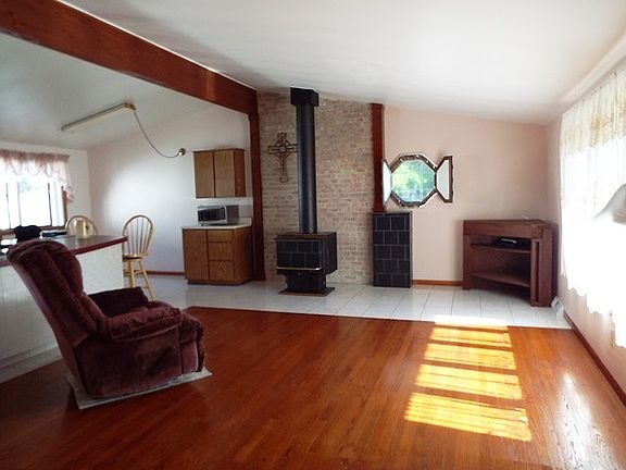 Cathedral Ceiling in Living Room
