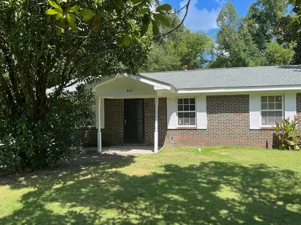 802 Nancy St, Tuskegee, AL 36083