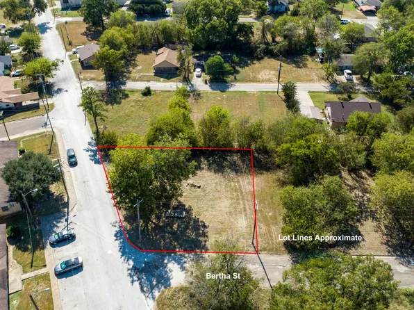 103 Bertha St, Wills Point, TX 75169