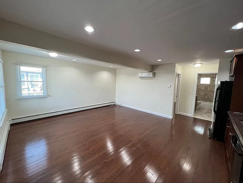 1 bed, $2,300 — Photo 2
