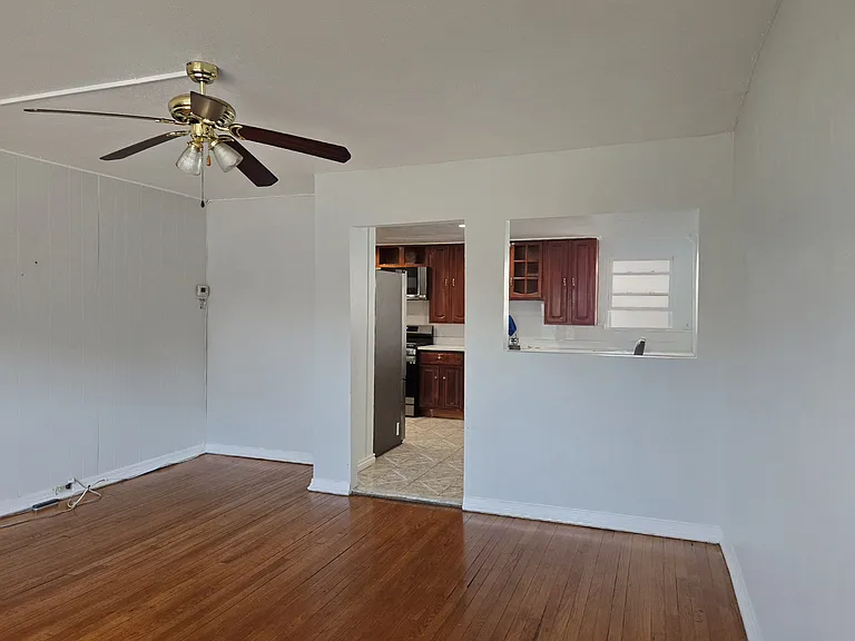 139 Sickles Ave #2 — Photo 4