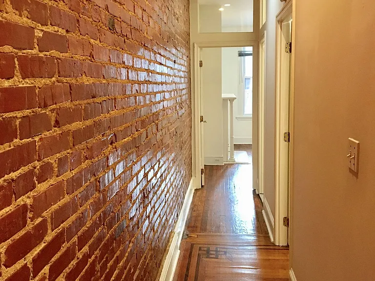 For Rent: Charming Living on St. Paul Street MD 21218 Your Urban Retreat Awaits! — Photo 17