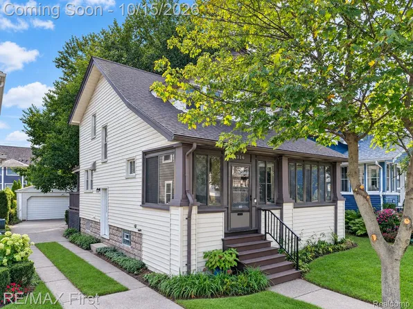 316 Gardenia Ave, Royal Oak, MI 48067