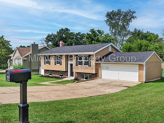 3rd image of 13 S Perry Cir