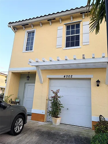 4002 NW 11th Dr Photo 1