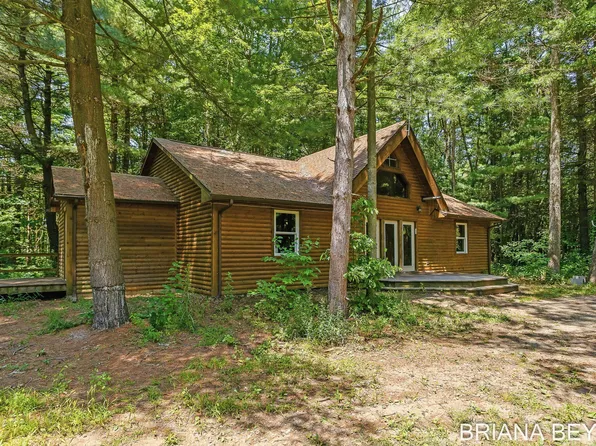 6558 102nd Ave, South Haven, MI 49090